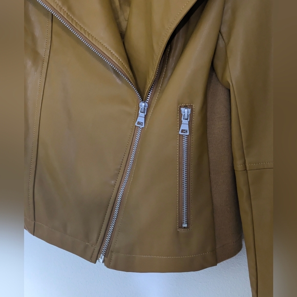 Bagatelle Women's Mustard Yellow Faux Leather Moto Jacket Size M EUC - Picture 6 of 15